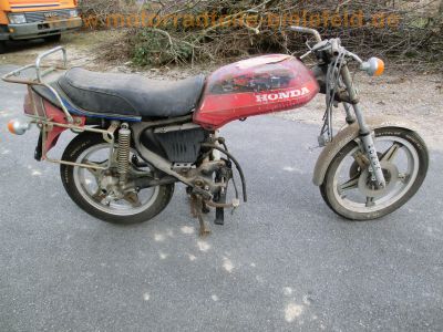 Honda_CX_500_Wrack_mit_CB_400_Teilen_Koffer-Traeger_Ersatzteile_spares_-_wie_CX_500_C_PC01_1.jpg