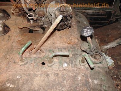 Steyr-Daimler-Puch_Haflinger_703AP_4x4_Allrad-LKW_-_Ersatzteile_Teile_spare-parts_Motor_Vergaser_Dynastarter_Technik_wie_Steyr-Puch_500_650_700AP_Haflinger_22.jpg