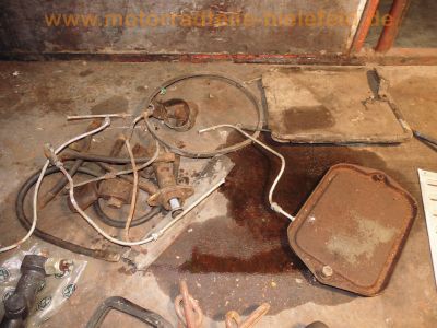 Steyr-Daimler-Puch_Haflinger_703AP_4x4_Allrad-LKW_-_Ersatzteile_Teile_spare-parts_Motor_Vergaser_Dynastarter_Technik_wie_Steyr-Puch_500_650_700AP_Haflinger_40.jpg