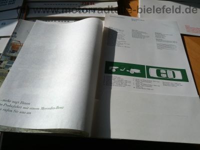 Mercedes-Benz_Werbe-_Verkaufs-Prospekt_Info-Broschuere_Katalog_Brochure_Catalog_Catalogue_Flyer_Folder_Hochglanz-Prospekt_129.jpg