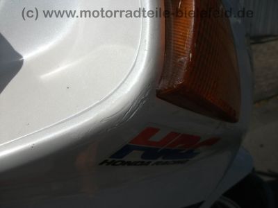 Honda_CBR_1000_F_SC24_HRC_rot-weiss-blau_4in1_Auspuff_Gepaecktraeger_Tourenscheibe_Soziusabdeckung_106.jpg