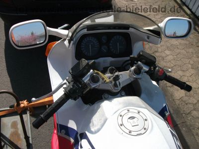 Honda_CBR_1000_F_SC24_HRC_rot-weiss-blau_4in1_Auspuff_Gepaecktraeger_Tourenscheibe_Soziusabdeckung_45.jpg