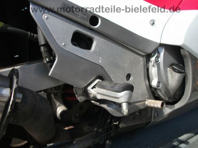 Honda_CBR_1000_F_SC24_HRC_rot-weiss-blau_4in1_Auspuff_Gepaecktraeger_Tourenscheibe_Soziusabdeckung_96.jpg
