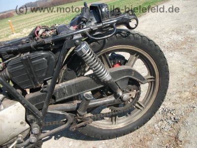 Yamaha_XS_360_1U4_teilzerlegt_wie_XS_250_360_400_SOHC_SE_1U5_2A2_4G5_76.jpg