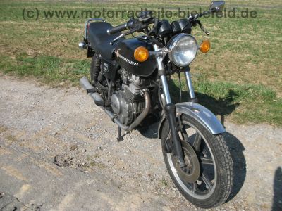 Yamaha_XS_400_2A2_schwarz_Route_76_wie_XS_250_360_400_SOHC_SE_1U4_1U5_2A2_4G5_56.jpg